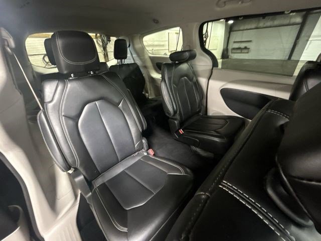 Used 2023 Granite Crystal Metallic Clearcoat Chrysler Touring L image 26