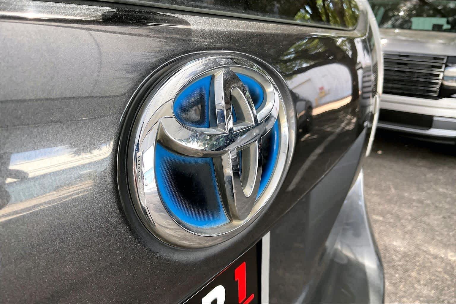 Used 2012 Magnetic Gray Metallic Toyota Two image 30