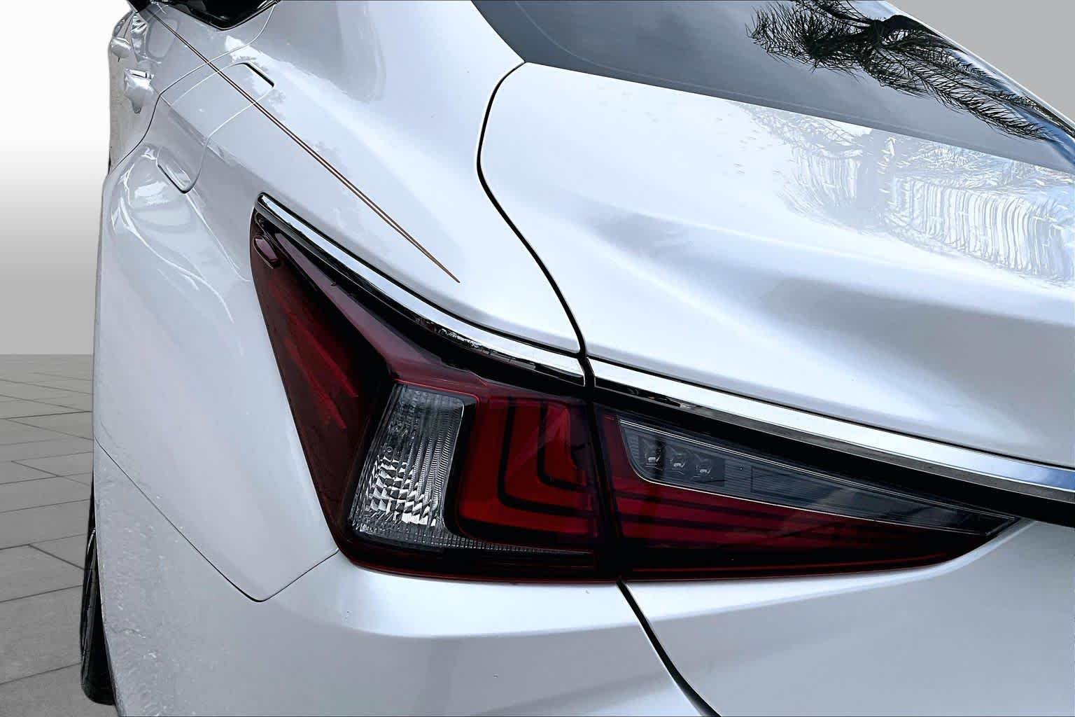 Used 2023 Eminent White Pearl Lexus  image 29