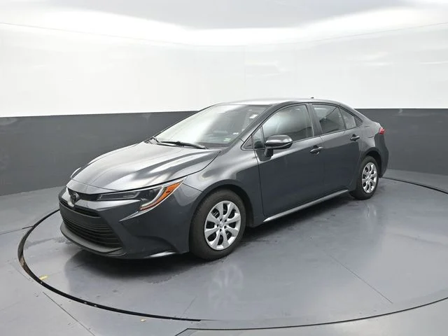 Used 2024  Toyota LE image 3