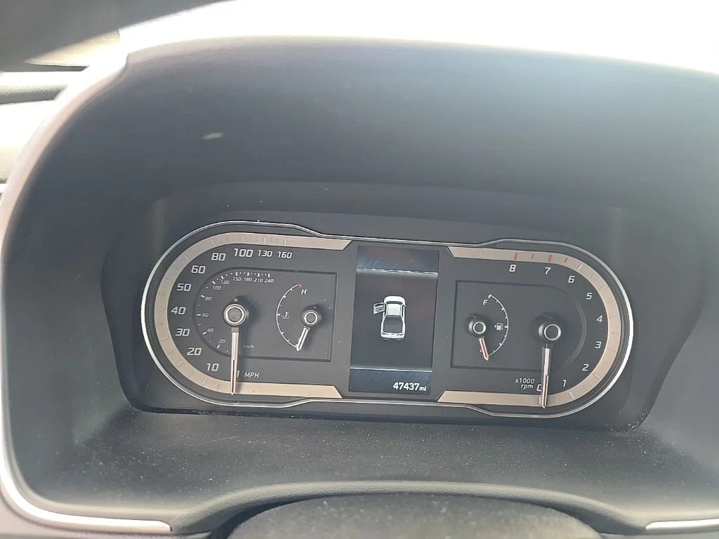 Used 2022 Hampton Gray Hyundai SEL image 11