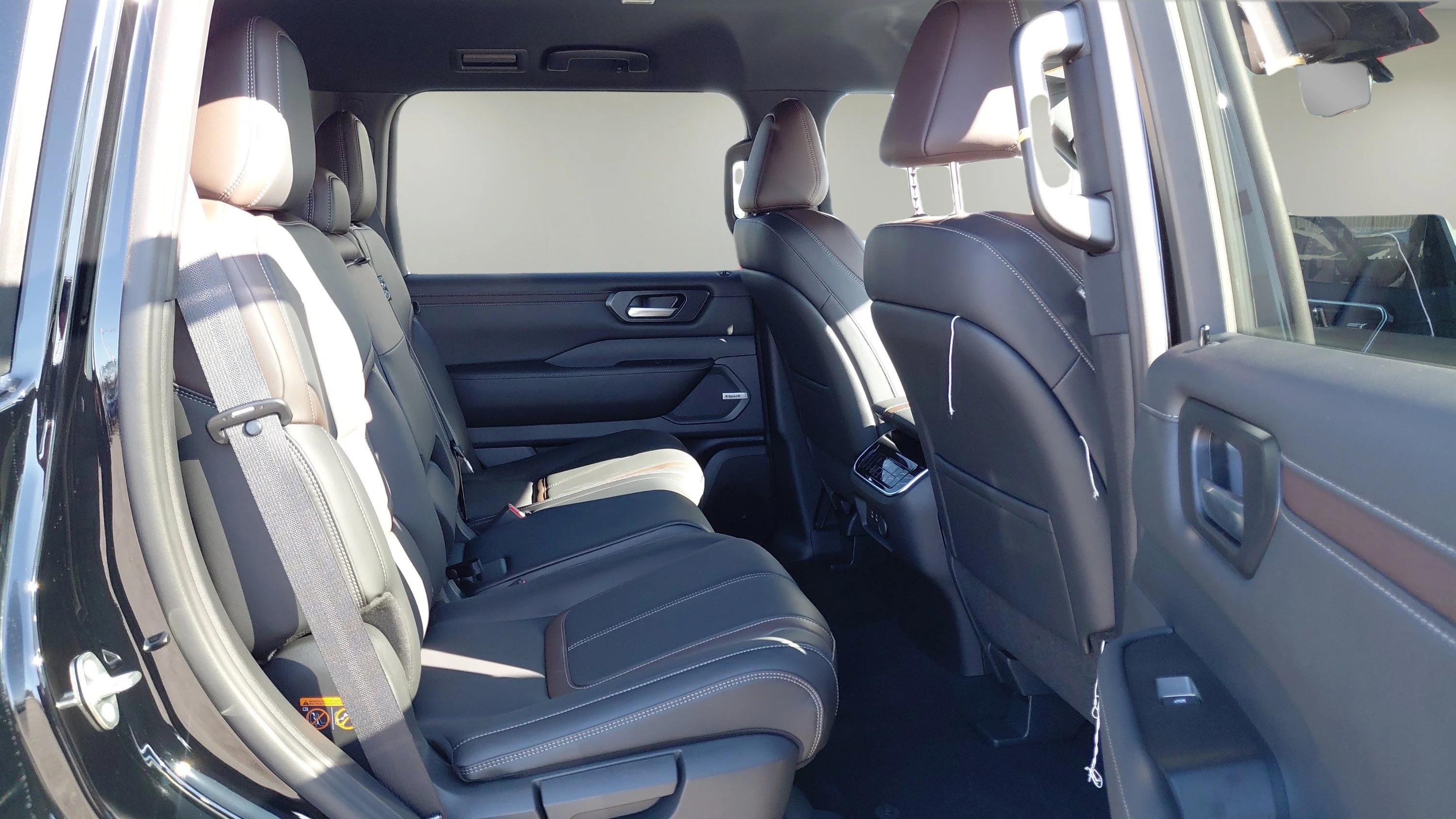 2026 Nissan Armada SL - Photo 11