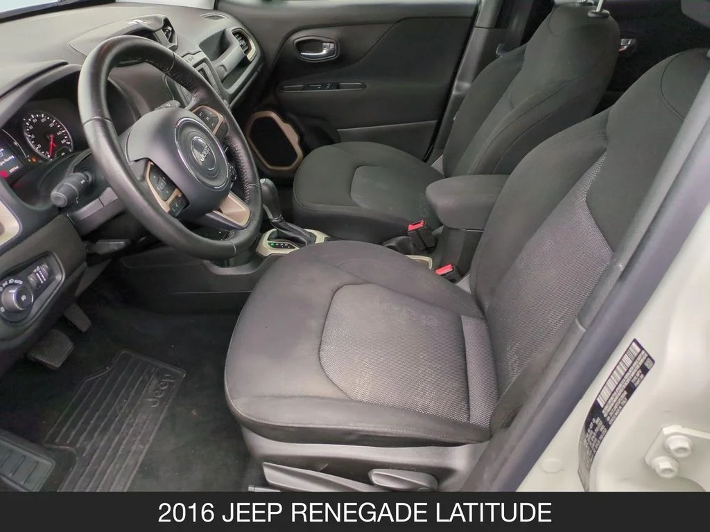 Used 2016 White Jeep Latitude image 14