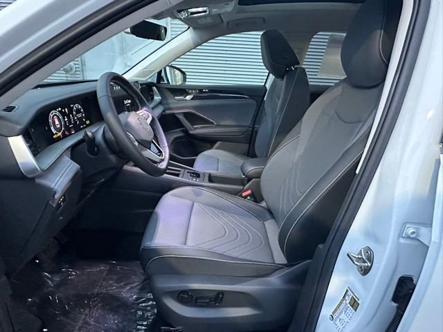 New 2026 Pure White Volkswagen 2.0T SE image 26