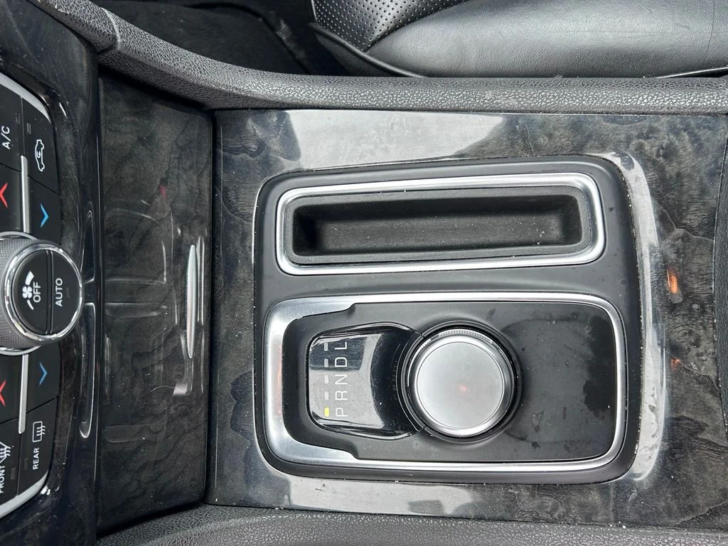 Used 2023 White Chrysler Touring image 9