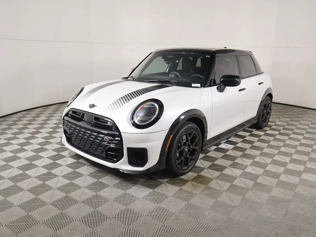 2026 MINI Hardtop Cooper S's photo