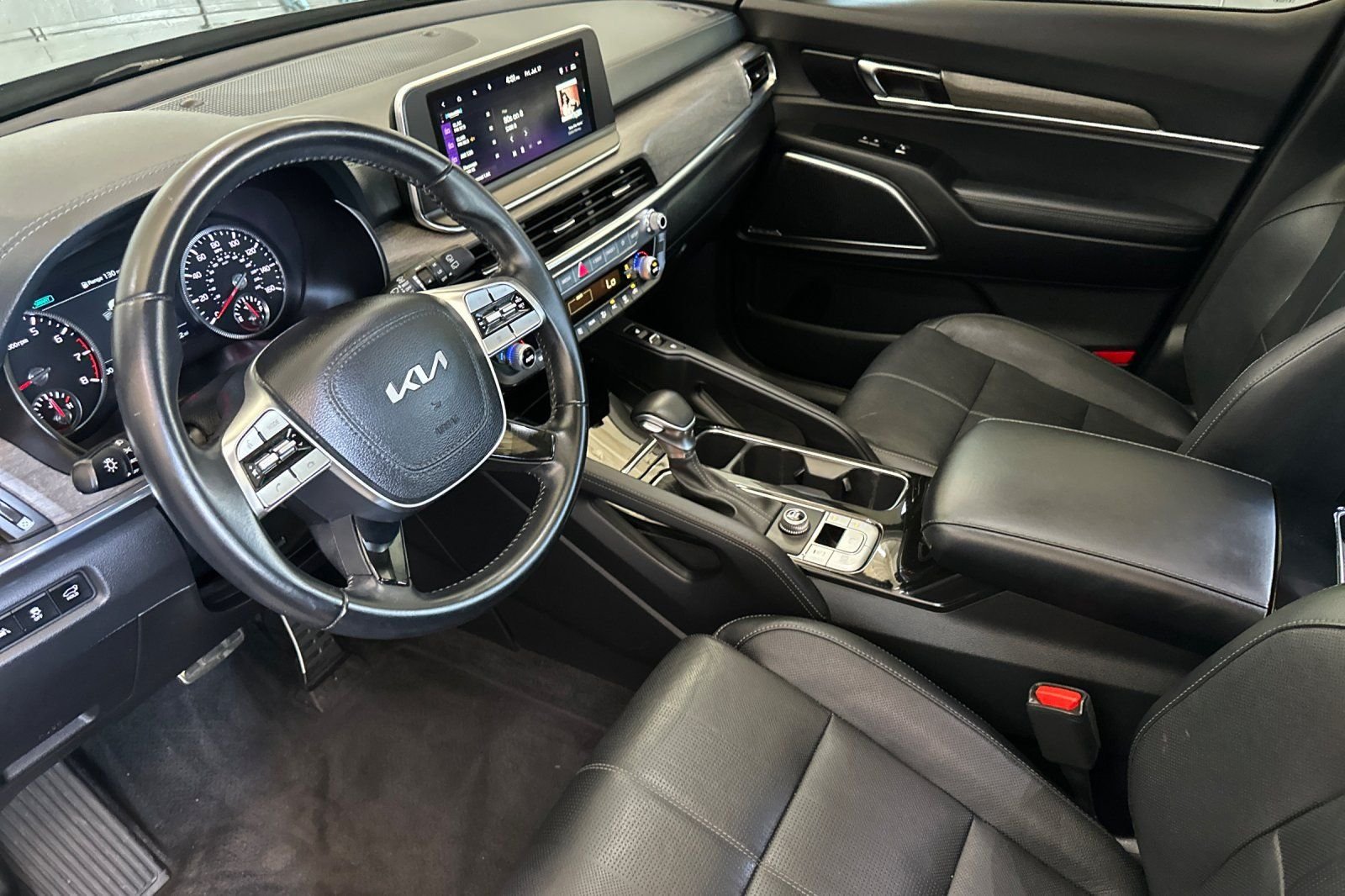 Used 2022 Black Kia SX image 10