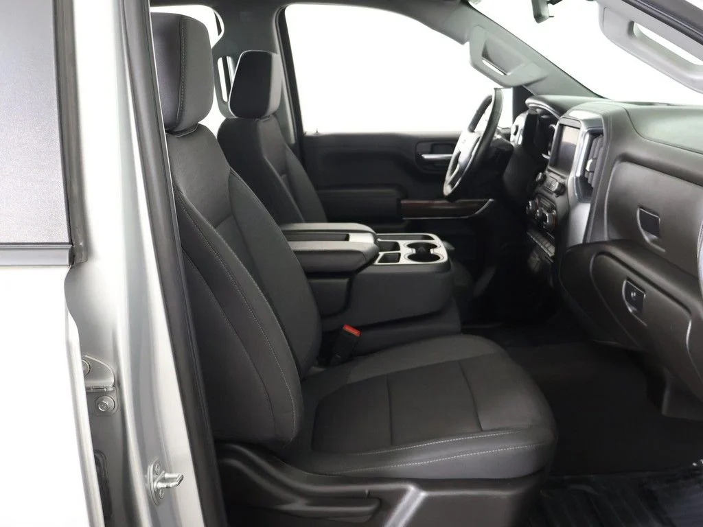 Used 2022 Silver Ice Metallic Chevrolet LT image 28