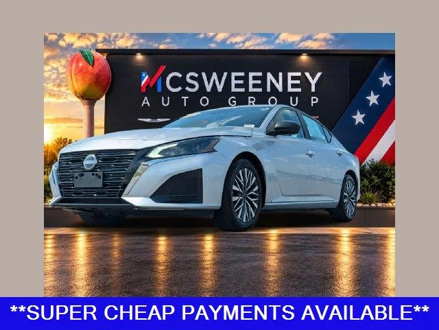 Used 2025  Nissan SV image 1