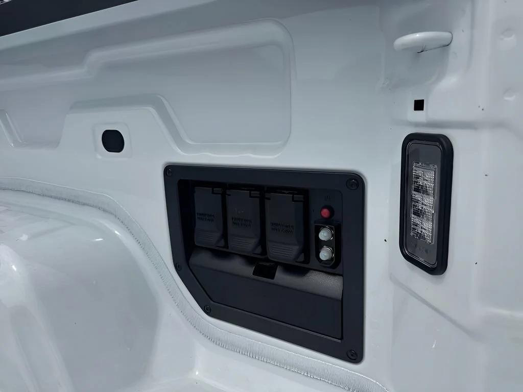 Used 2026 Summit White Chevrolet LT - Extended Range image 33