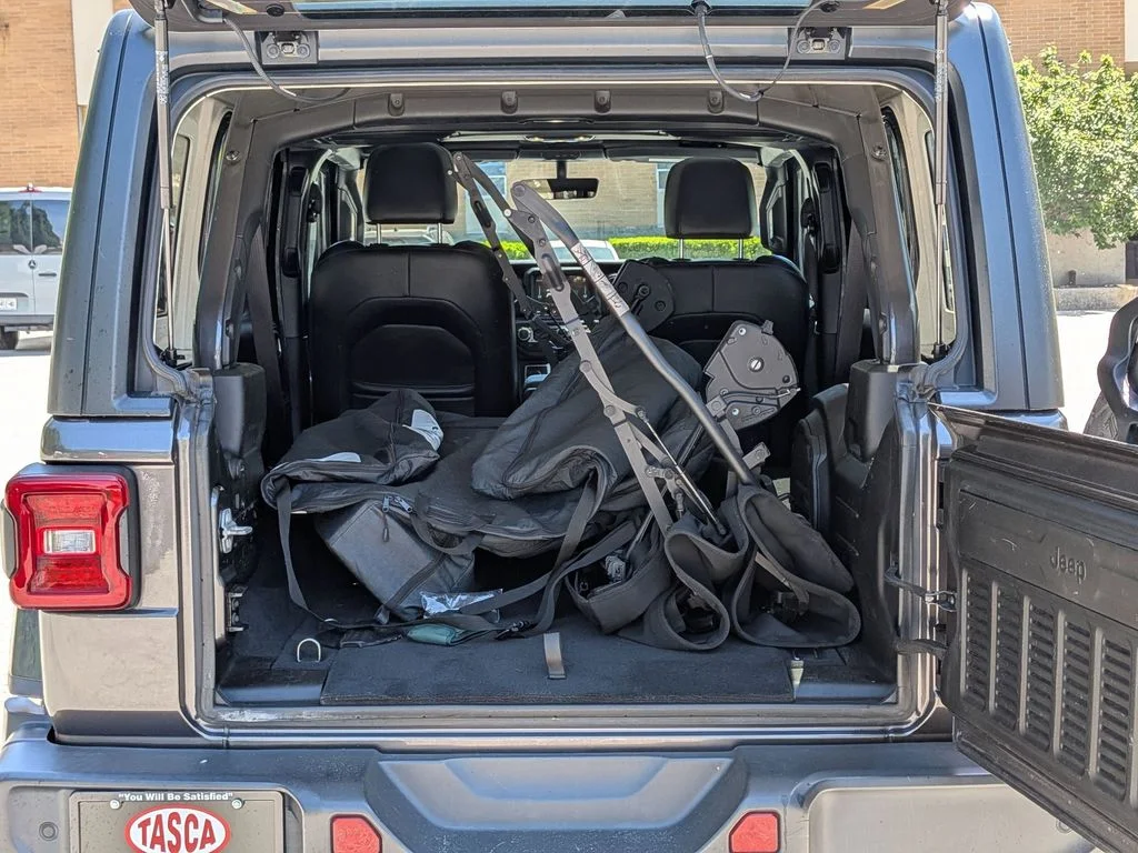 Used 2019 Gray Jeep Unlimited Sahara image 6