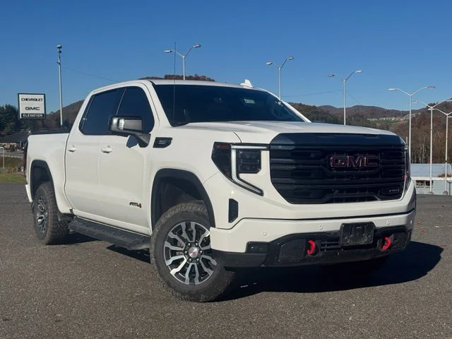 Used 2023 White GMC AT4 image 27