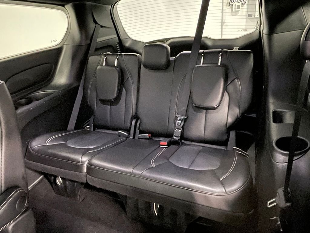 Used 2025 Black Chrysler Select image 19