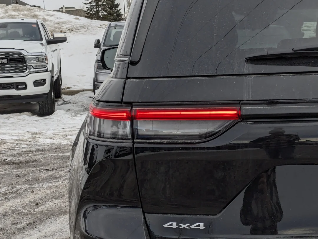 New 2025 Black Jeep Summit Reserve - - 4x4 - Panoramic Sunroof - Palermo Leather - McIntosh Audio & More! image 11