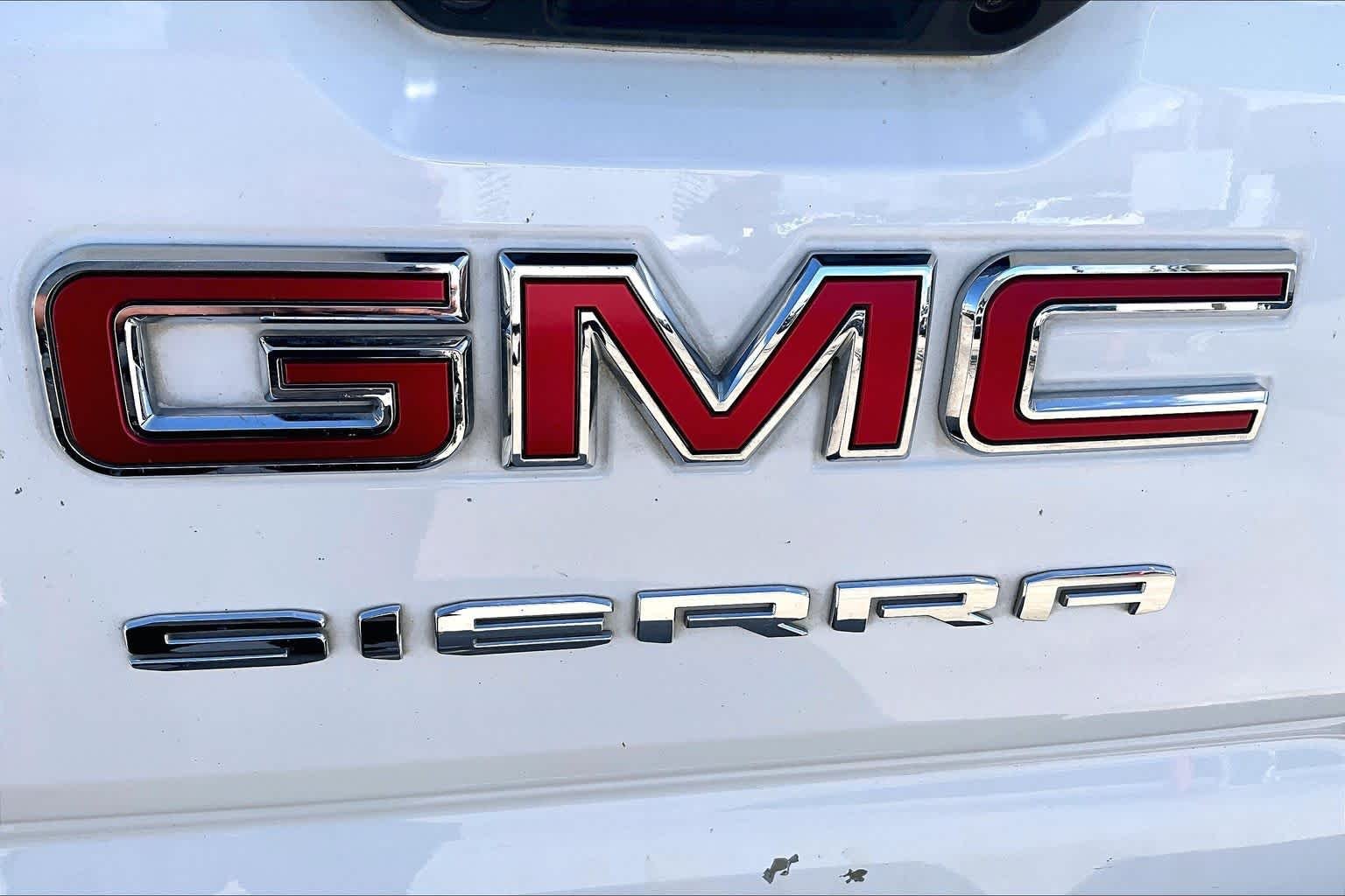 Used 2024 Summit White GMC Pro image 28