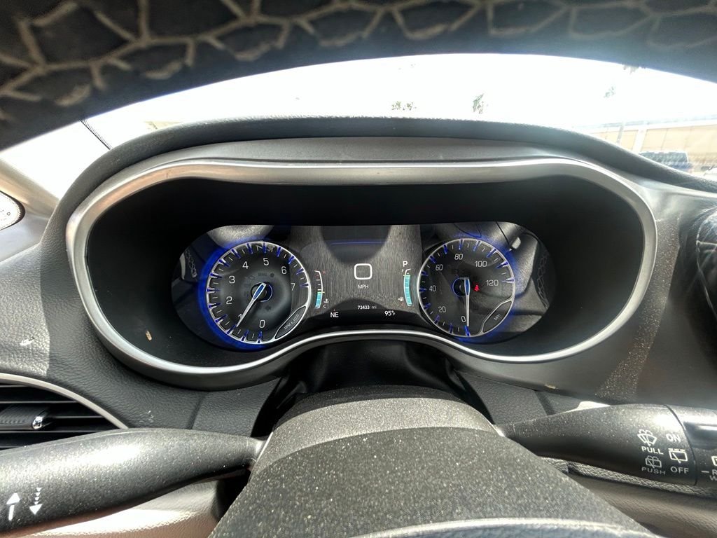Used 2024 Silver Chrysler Touring L image 12