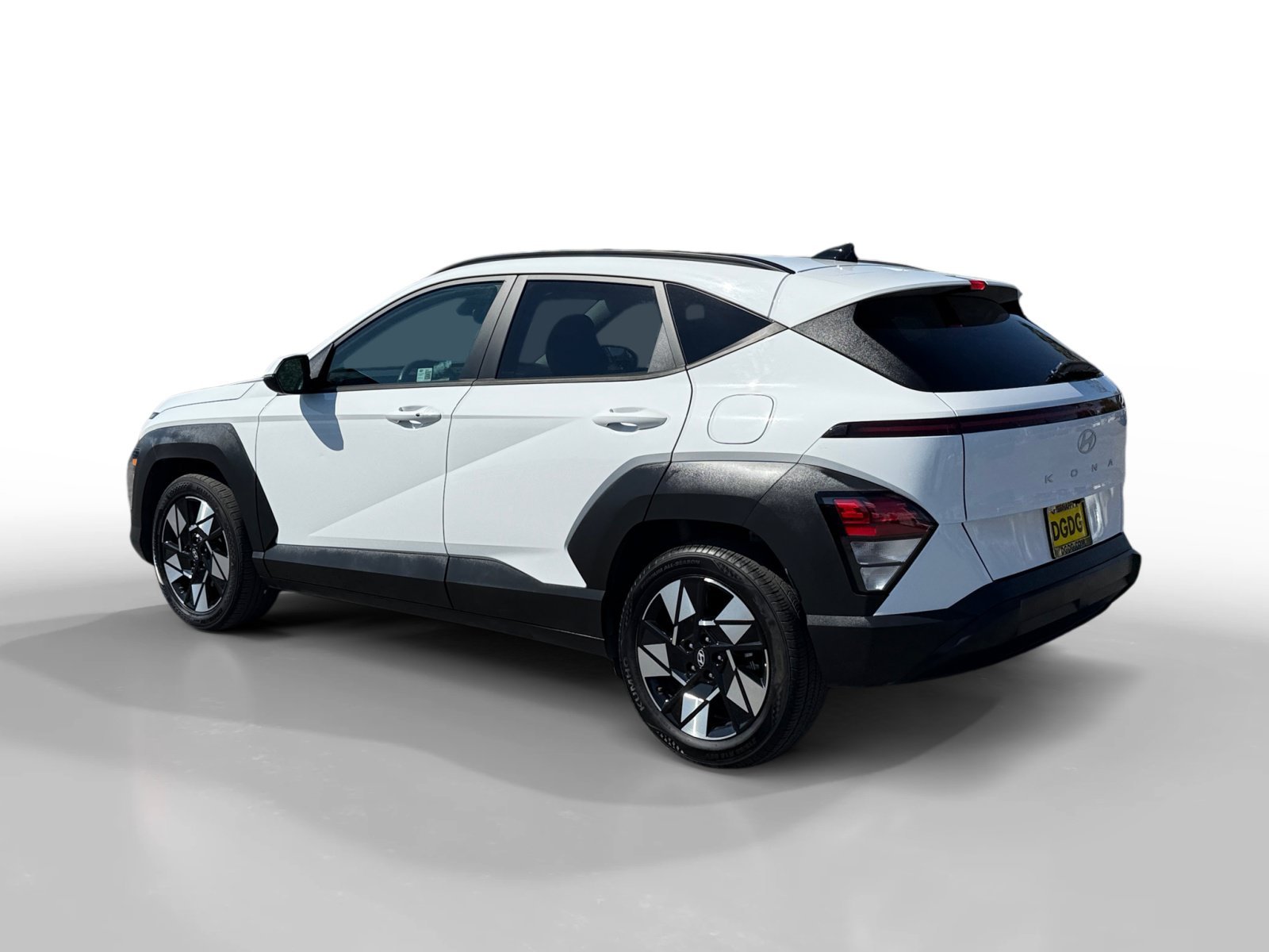 Used 2024 White Hyundai SEL image 3