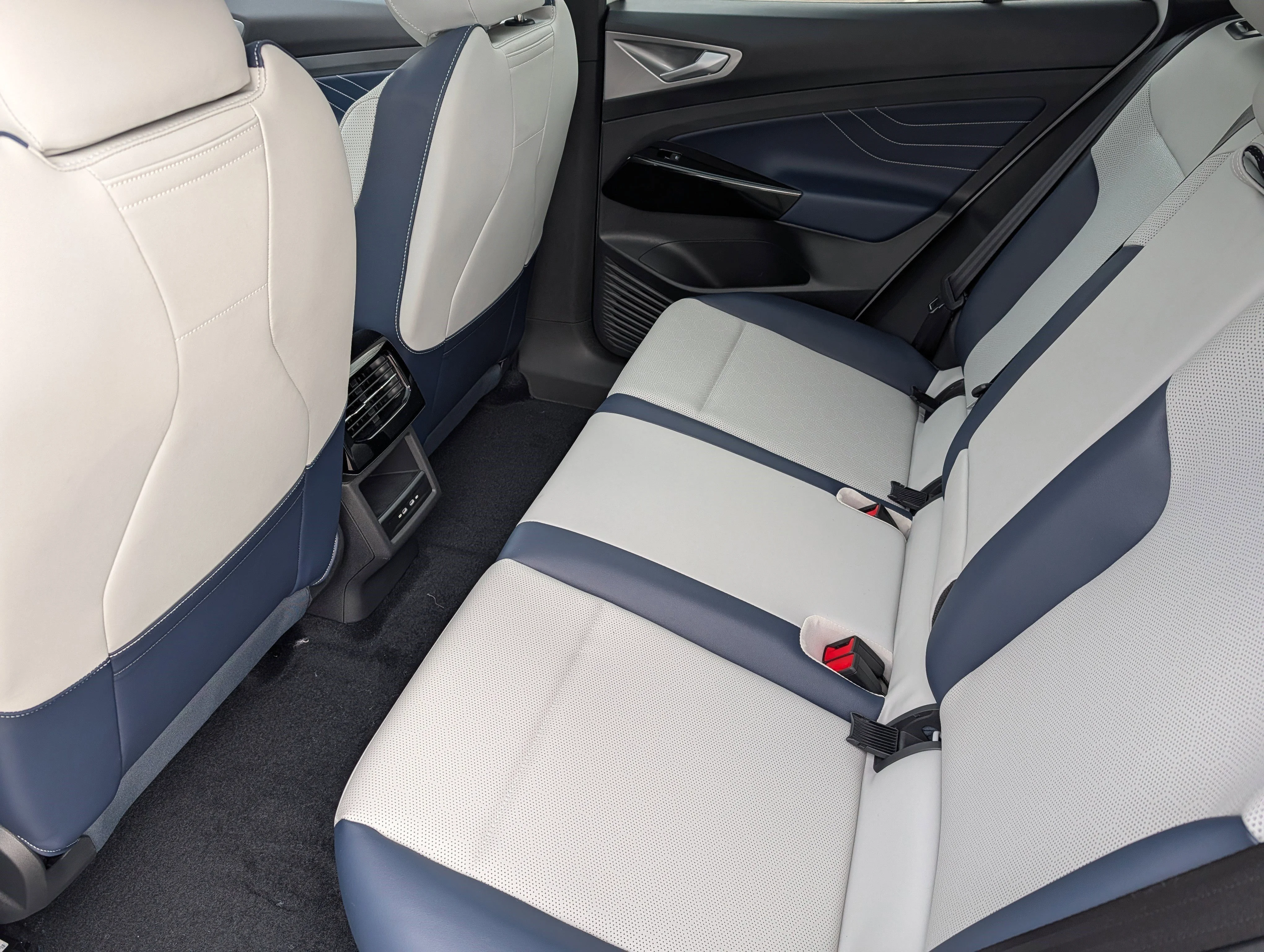 New 2026 ARCTIC BLUE MET Volkswagen Pro S image 5