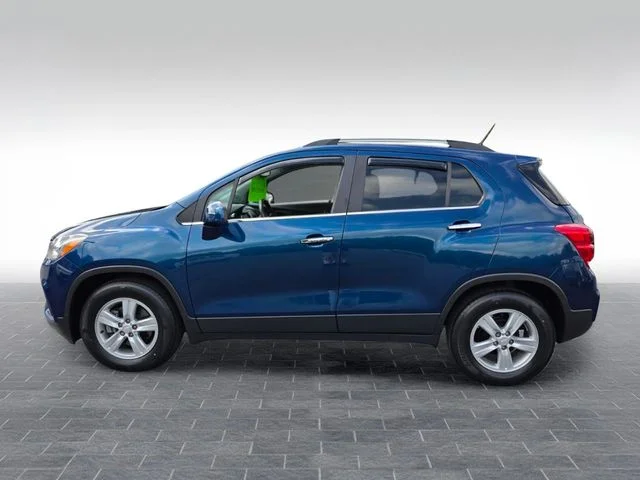 Used 2020 Blue Chevrolet LT image 4