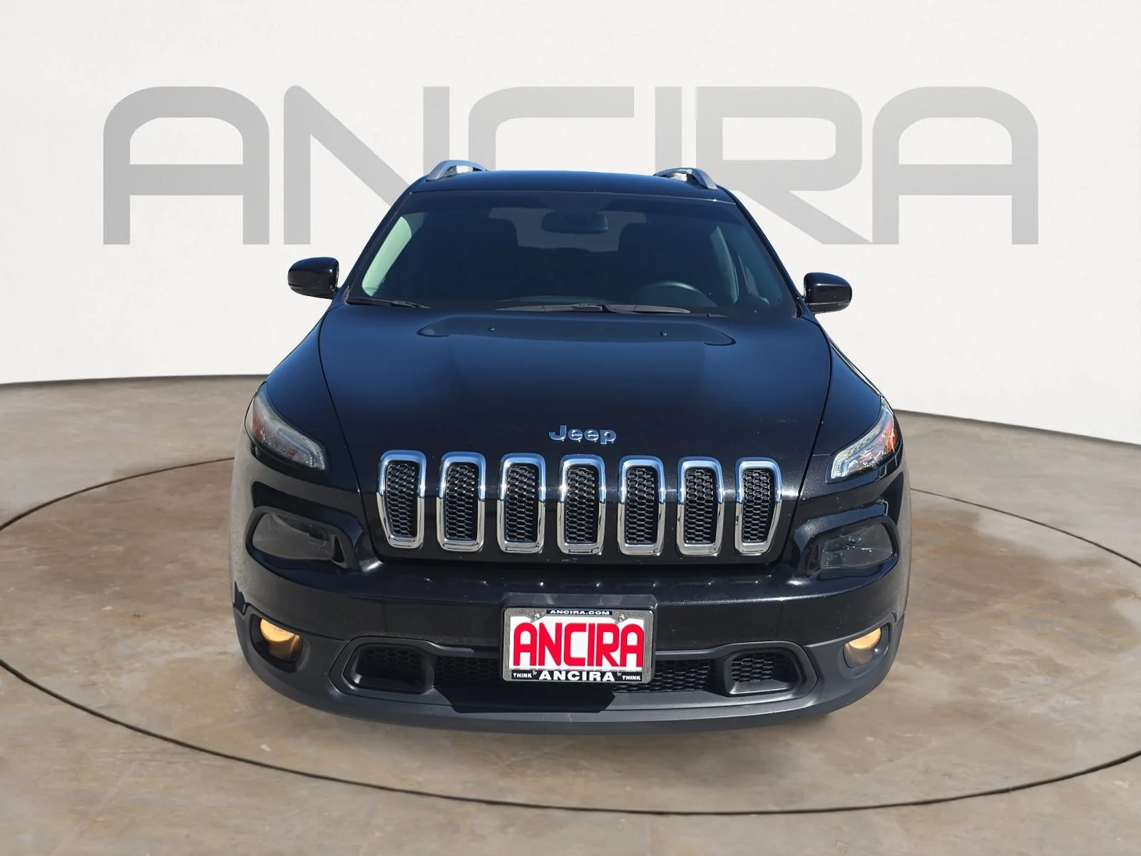Used 2016 Brilliant Black Crystal Pearlcoat Jeep Latitude image 5