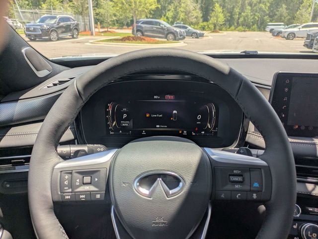 New 2027 2T RAD WHT INFINITI Sport AWD image 31