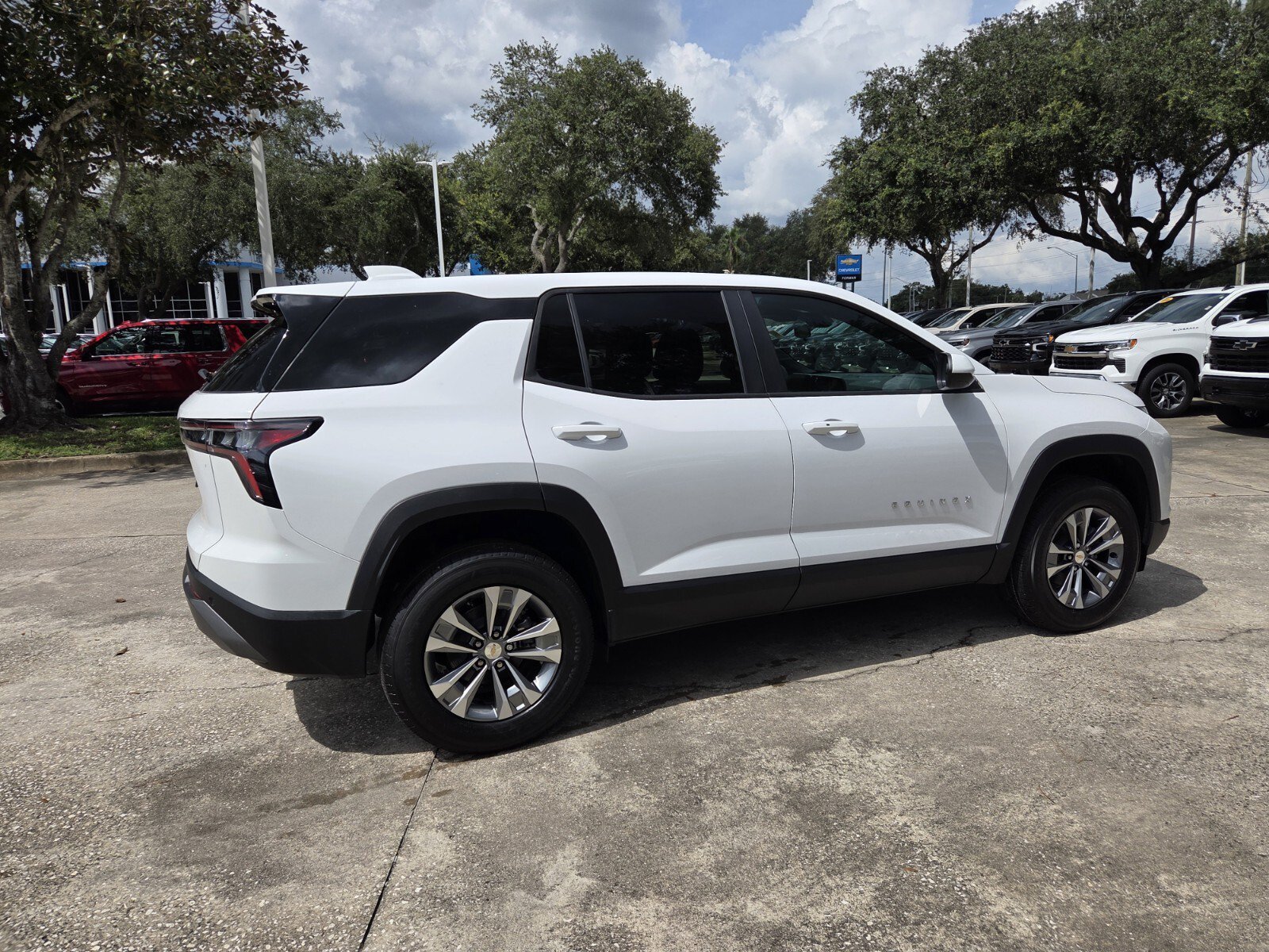 2027 Chevrolet Equinox LT - Photo 7