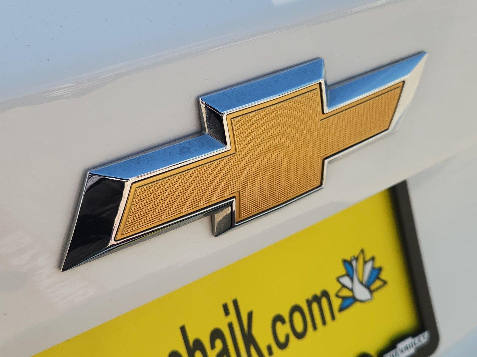 Used 2025 Summit White Chevrolet LS image 27
