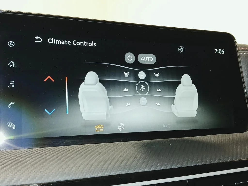 Used 2025 Black Nissan SR image 24
