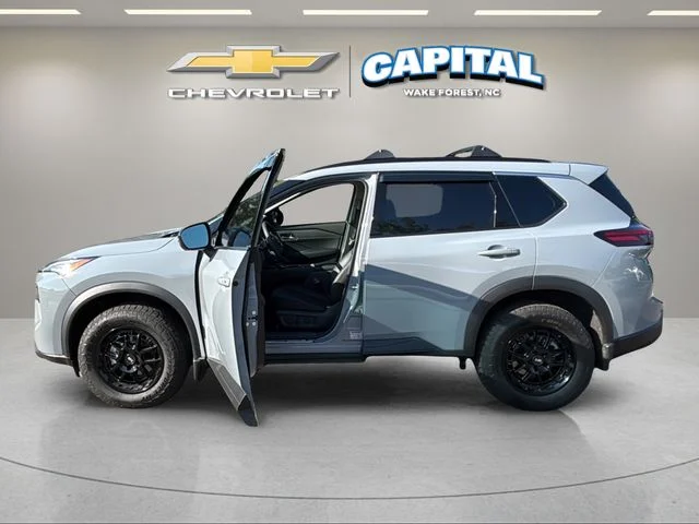 Used 2026 Gray Nissan Dark Armor image 9