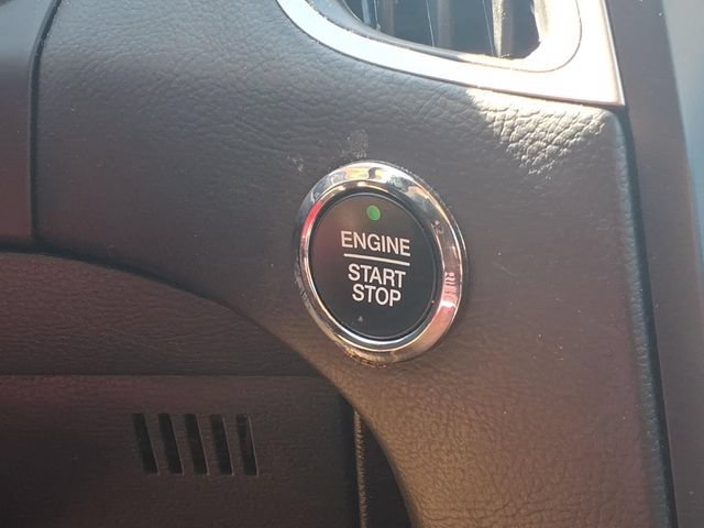 Used 2024  Ford SEL image 12