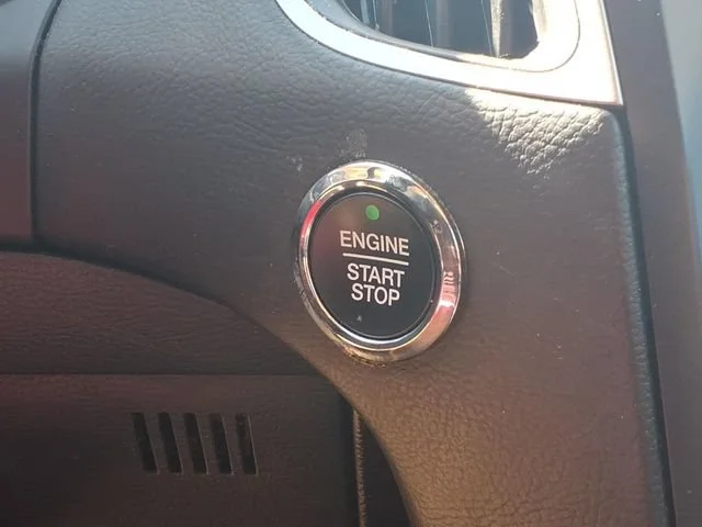 Used 2024  Ford SEL image 12