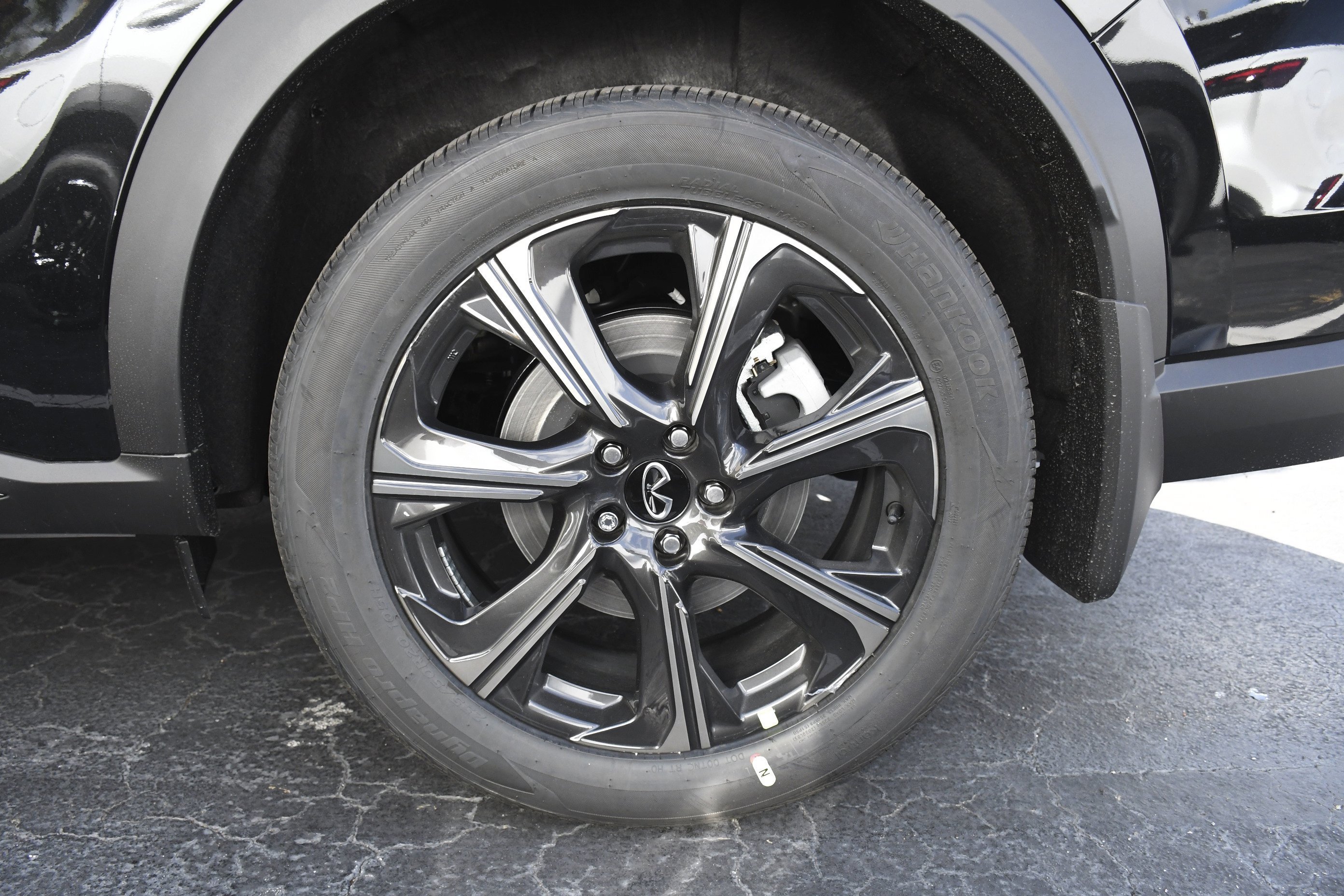 New 2026 MINERAL BLACK INFINITI Autograph AWD image 40