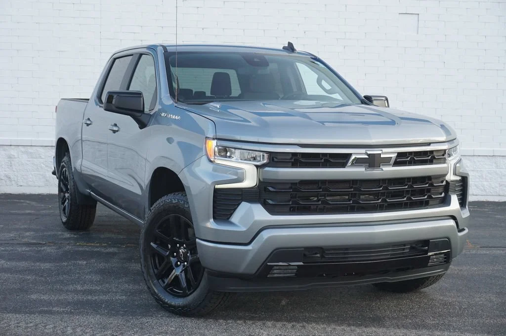 New 2026 Sterling Gray Metallic Chevrolet RST image 4