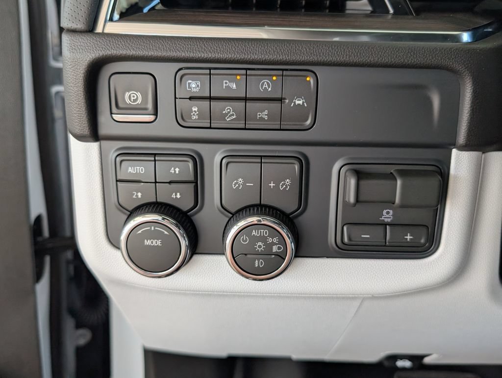 2026 Chevrolet Tahoe Premier - Photo 17