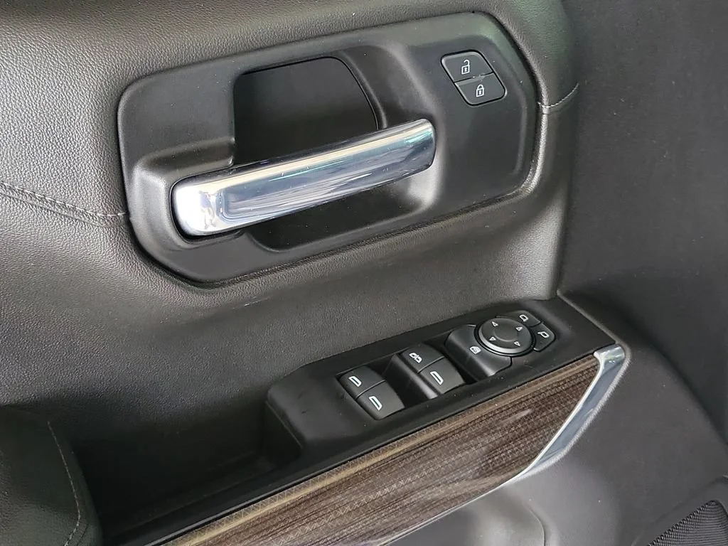 Used 2022 Northsky Blue Metallic Chevrolet LT image 20