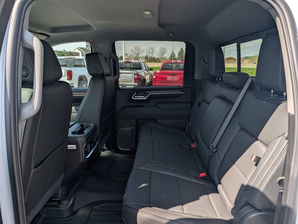 2026 GMC Sierra 3500HD Denali - Photo 7