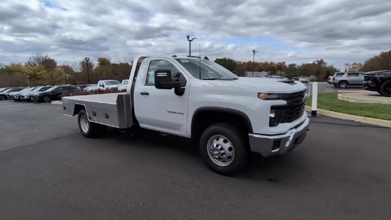 New 2025 Summit White Chevrolet Work Truck image 34
