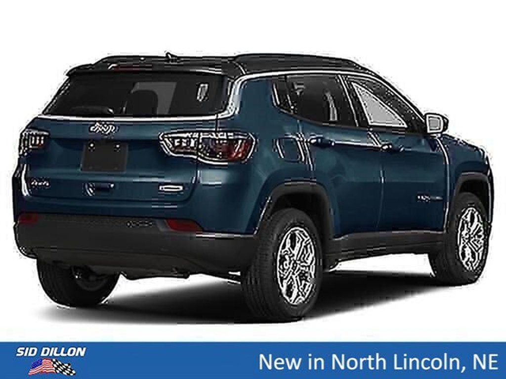 New 2026 Fathom Blue Pearl-Coat Exterior Paint Jeep Limited image 2