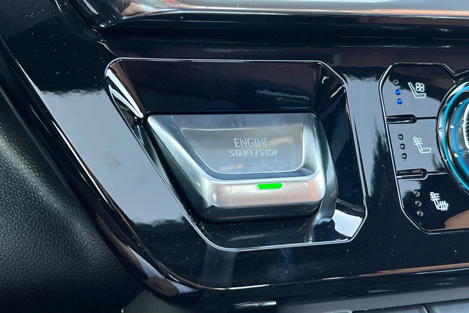 2026 GMC Sierra 2500HD Denali Ultimate - Photo 20