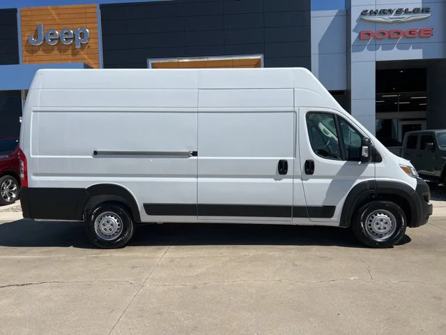 Used 2025 White Ram Super High Roof image 2