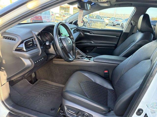 Certified Used 2023 MID BLK/WIND CHILL Toyota  image 26