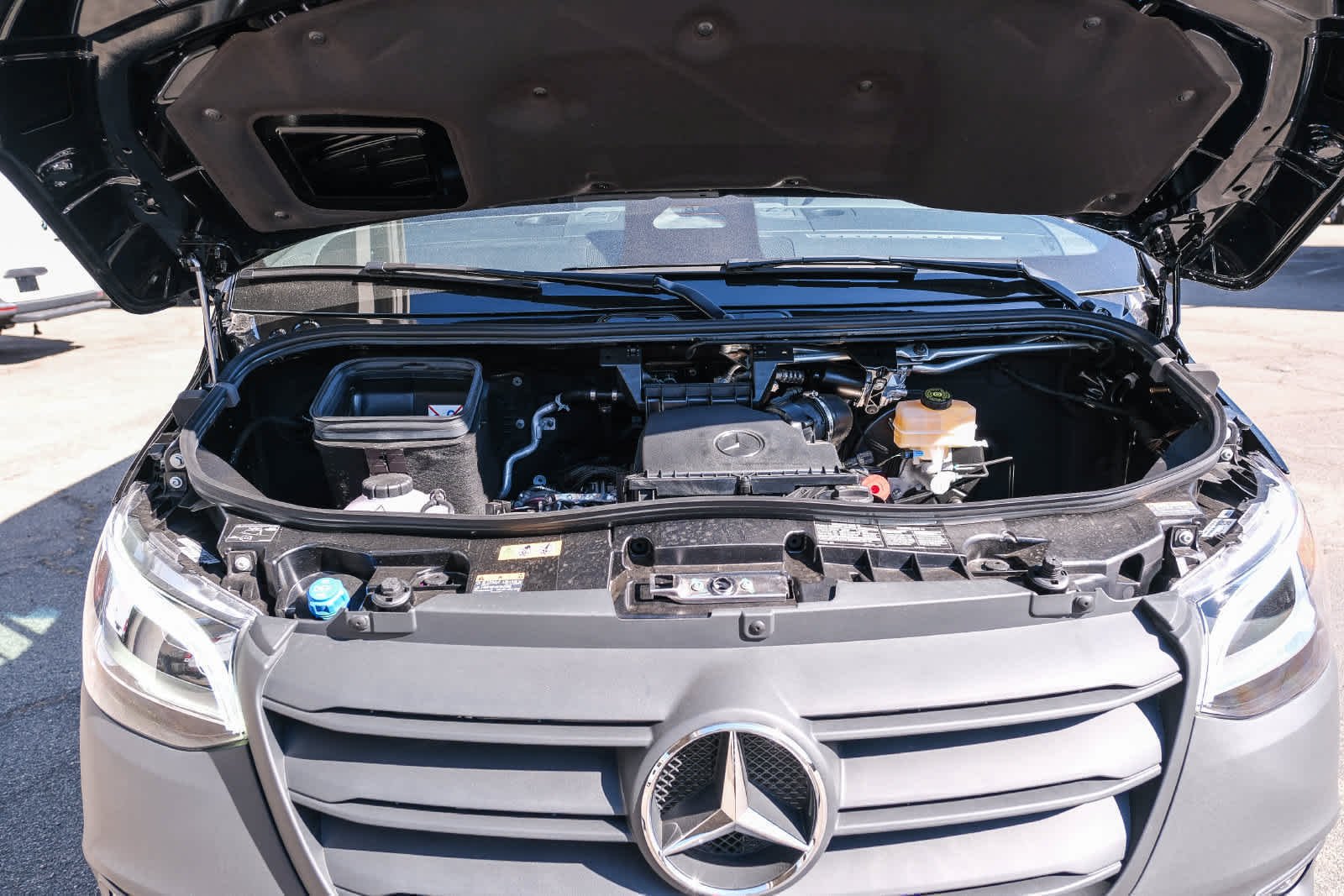 New 2026 Obsidian Black Metallic Mercedes-Benz Passenger 170 WB High Roof RWD 2.0L 4-Cylinder image 36