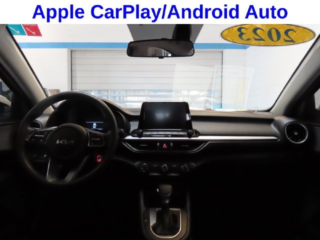 Used 2023 Snow White Pearl Kia LXS image 7