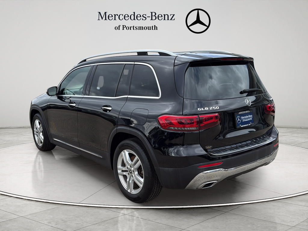 Used 2022  Mercedes-Benz GLB 250 image 3