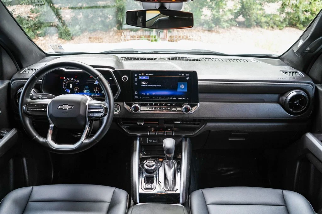 Used 2025 White Chevrolet Trail Boss image 12