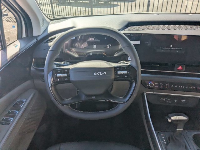 New 2027 White Kia LXS image 20