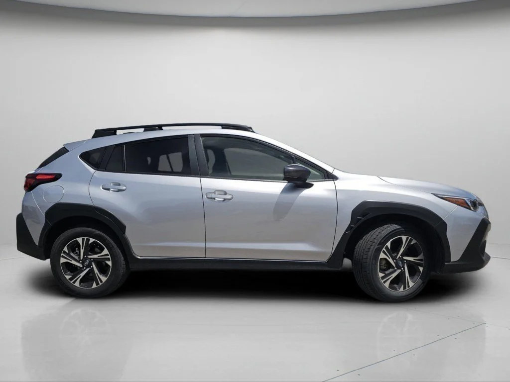 Used 2025 Ice Silver Metallic Subaru Premium image 28