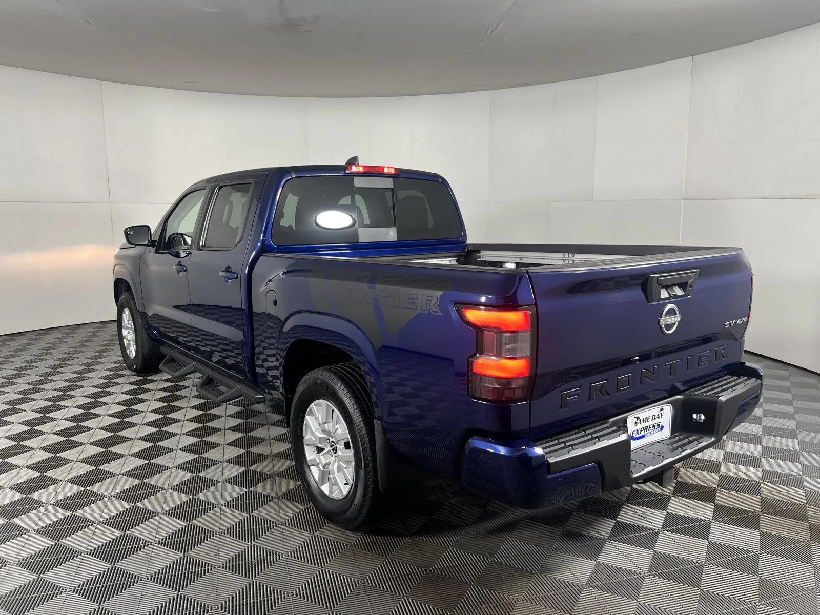 Used 2023 Deep Blue Pearl Nissan SV image 6