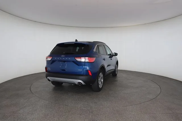 Used 2022 Blue Ford SEL image 17