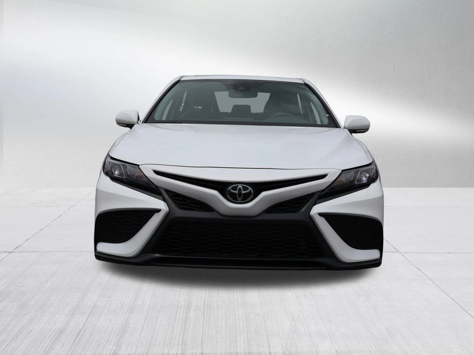 Used 2024 Toyota Camry SE with VIN 4T1T11AK5RU868870 for sale in Kansas City